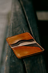 Peňaženky - Kožený kartár (Bledá hladenica - hnedá hladenica) - 14785761_