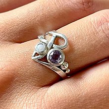 Prstene - Opal and Amethyst AG925 Ring / Elegantný prsteň s opálom a ametystom strieborný AG925 - 14790908_