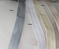 Spodná bielizeň - Svadobný podväzok strieborný s perlami - 14790358_