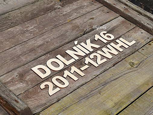 Tabuľky - vyrezané písmená podľa požiadavky - 14791860_