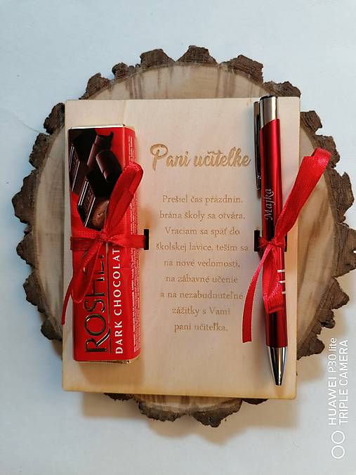 Tabuľky - Tabuľka s gravírovanym perom pre učiteľov ku začiatku školského roka  - 14791588_