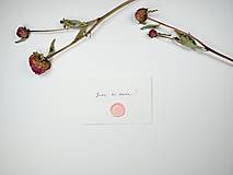 Papiernictvo - Papierová míľniková kartička s ružovou pečaťou - Bude to dievča! - 14793068_