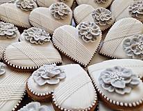 Darčeky pre svadobčanov - Svadobné srdiečko Grey Flower - 14807380_