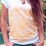 Topy, tričká, tielka - Tričko Slnečné Ručne maľované - 14807007_
