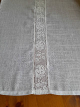 Úžitkový textil - Ľanový obrus s čipkou - 14806360_