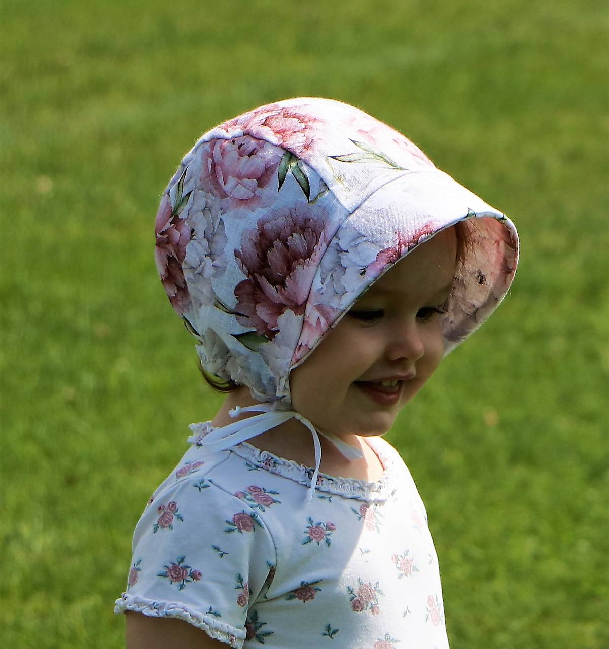 Letný detský ľanový čepiec pivónie