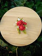 Svadobné pierka - pierko pre ženícha červené ruže - 14816325_