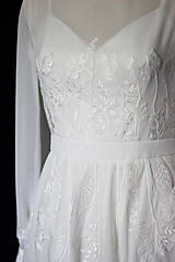 Šaty - Šifónové svadobné šaty s lúčnymi kvetmi v ľudovom štýle - 14819975_