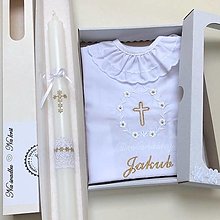 Detské oblečenie - Košieľka na krst k01 biela so zlatou v darčekovom balení a sviečka na krst zlatý krížik - 14822192_
