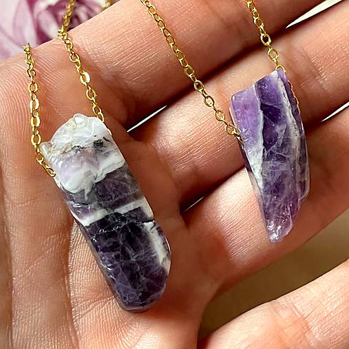 Amethyst Golden Necklace / Náhrdelník so surovým ametystom N020 (č.1)