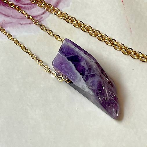 Amethyst Golden Necklace / Náhrdelník so surovým ametystom N020 (č.2)