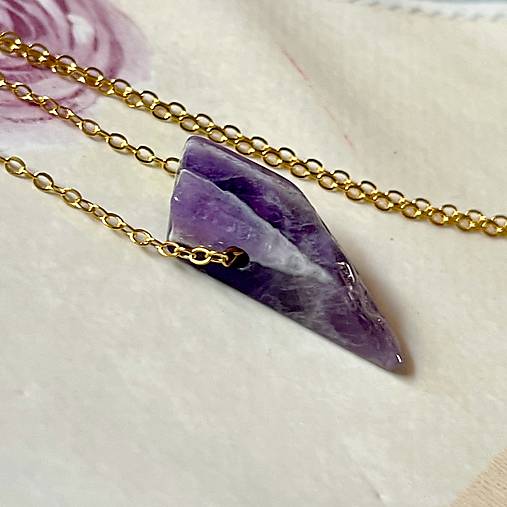 Amethyst Golden Necklace / Náhrdelník so surovým ametystom N020 (č.2)