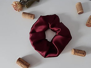 Ozdoby do vlasov - Scrunchies - gumičky z hedvábného saténu - vínová (velká) - 14830470_