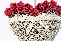 Svadobná výzdoba Srdce z červených ruží