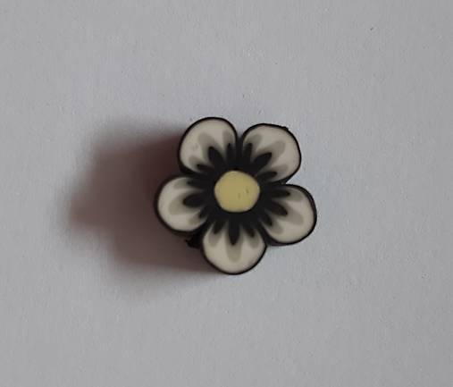 Korálky - Fimo kvety (Čierny kvet) - 14835722_