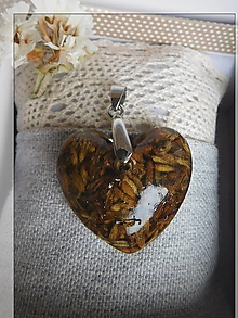 Náhrdelníky - prívesok levanduľa v srdci / zľavnený - 14841524_