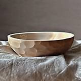 Nádoby - Drevený lipový sedliacky tanier zdobený - 14843861_