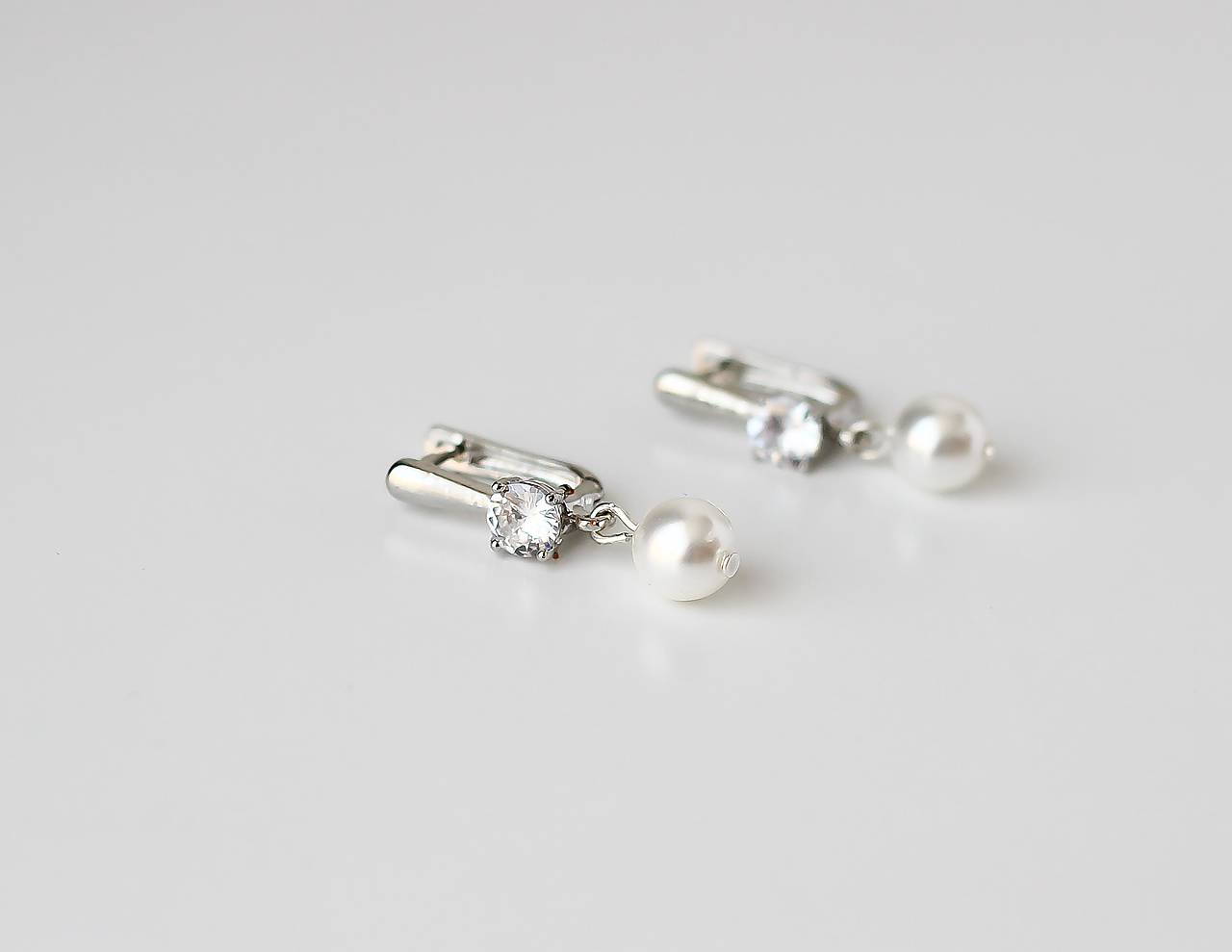 Svadobné perlové náušnice Valentína (Strieborná)
