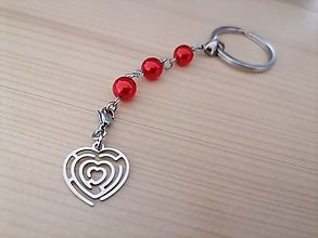 Kľúčenky - Kľúčenka - srdcový labirint - červené perly - chirurgická oceľ - 14848077_