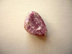 Minerály - Troml. kámen - lepidolit 23 mm, č.51f - 14850168_