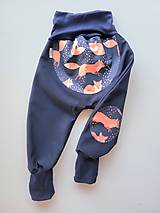 Detské oblečenie - Softshellky "foxes on blue" - 14851528_