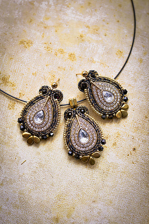 Sady šperkov - Soutache set čierno-zlatý - 14850966_