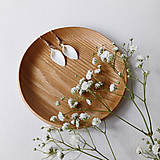 Náušnice - Jemné porcelánové náušnice "white leaves" - 14858196_