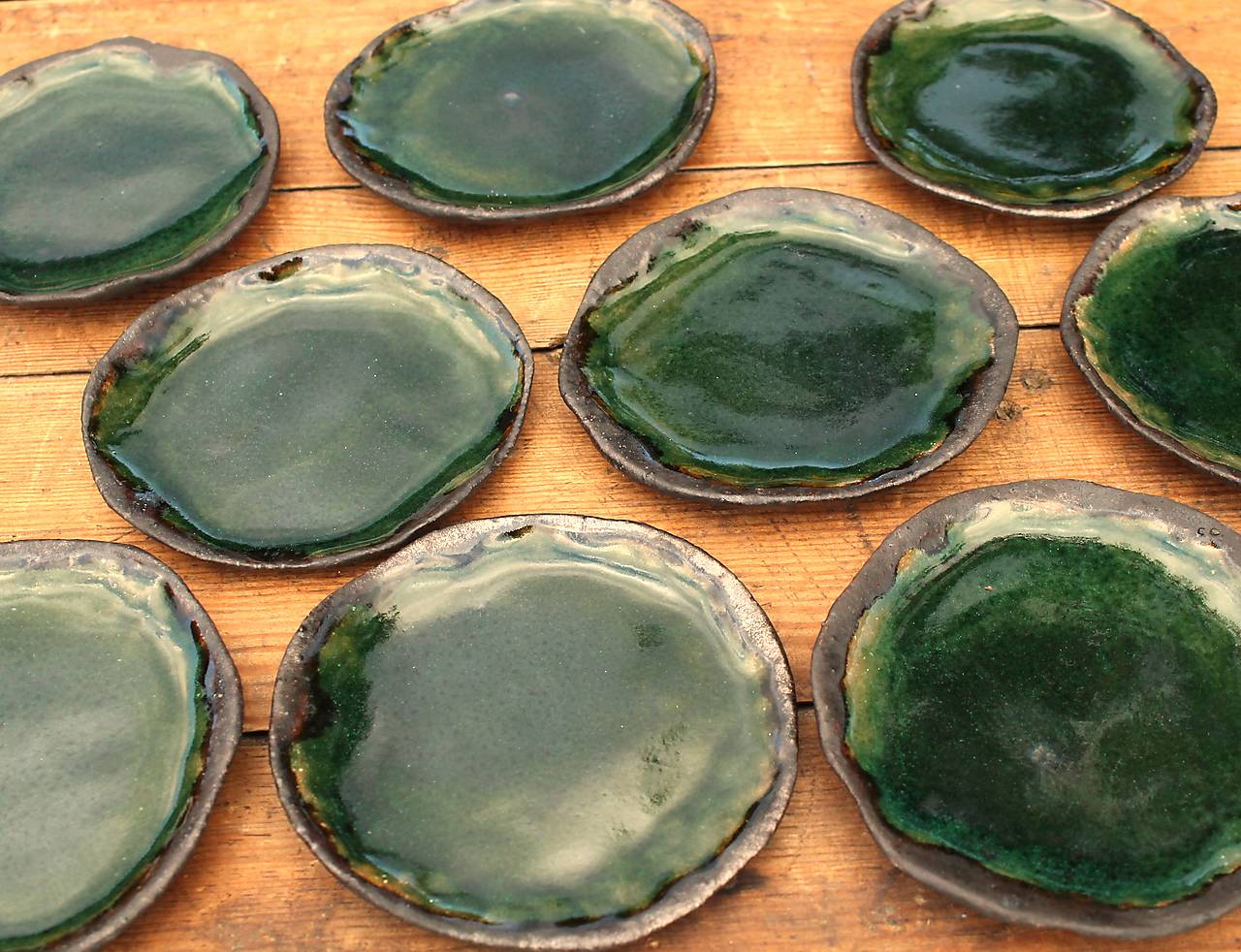 keramická podšálka zelená