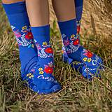 Ponožky, pančuchy, obuv - (F04) Ponožky modré folk kvietky - 14865725_
