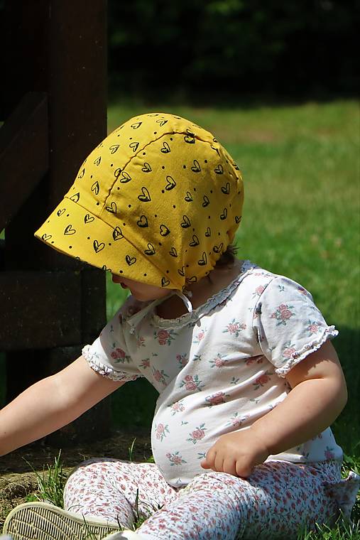 Letný detský mušelínový čepiec srdiečka (čepček)