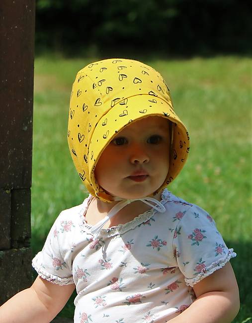 Letný detský mušelínový čepiec srdiečka (čepček)