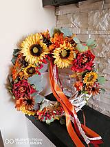 Dekorácie - Jesenný veniec 38cm so stuhami a krajkou - 14868676_