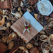 Svadobné pierka - Vintage pierko s bordovou ružou 500025 - 14866051_