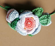 Náhrdelníky - Háčkovaný náhrdelník. Kvety jablone - 14869899_