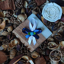 Svadobné pierka - Tmavomodré pierko s modrou ružou 102031 - 14868777_
