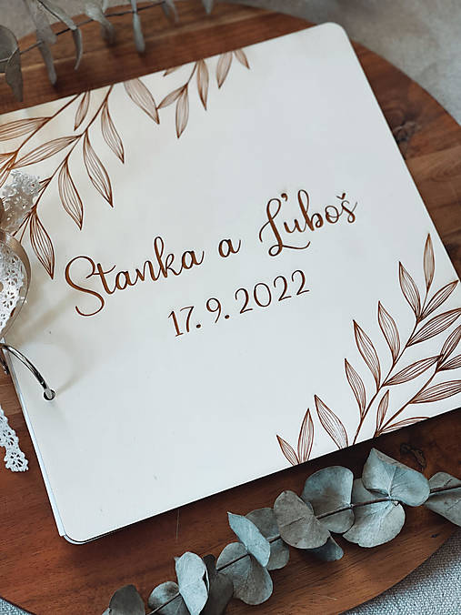 Papiernictvo - Svadobná kniha hostí personalizovaná, drevený fotoalbum - lístky - 14876373_