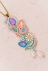 Náhrdelníky - Kvetinový soutache náhrdelník v pastelových farbách - 14876033_