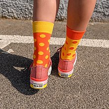 Ponožky, pančuchy, obuv - (C02) Ponožky Bodky žlto-oranžové - 14877933_
