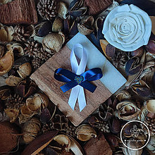 Svadobné pierka - Tmavomodré pierko s trblietavým modrým srdcom 102051 - 14875833_