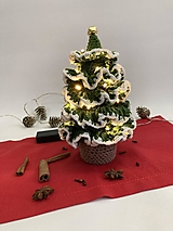 Dekorácie - Vianočný stromček Svietiaci /tmavo zelený/ - 14878072_