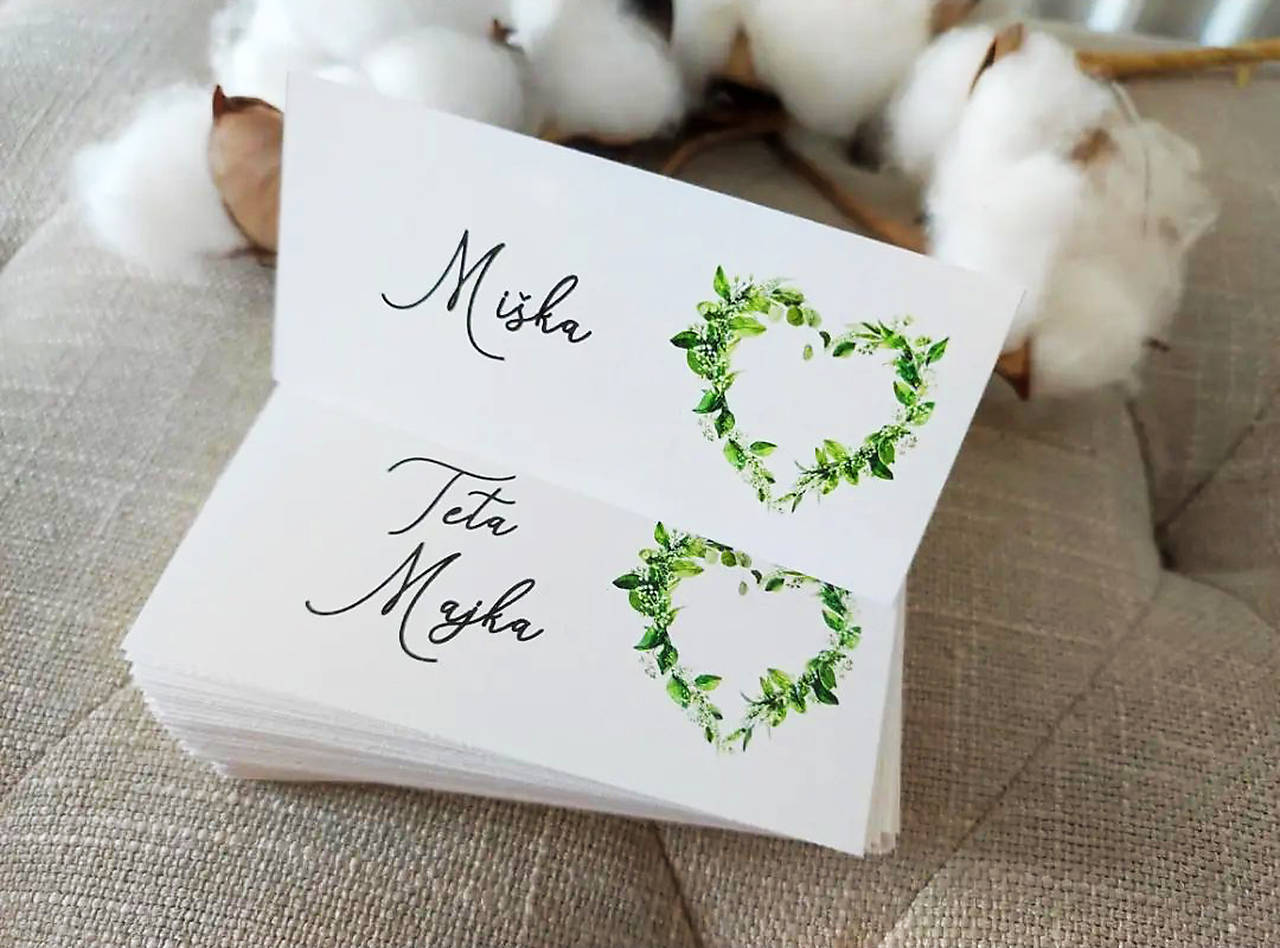 Skladacie menovky greenery so srdiečkom z lístkov  A02