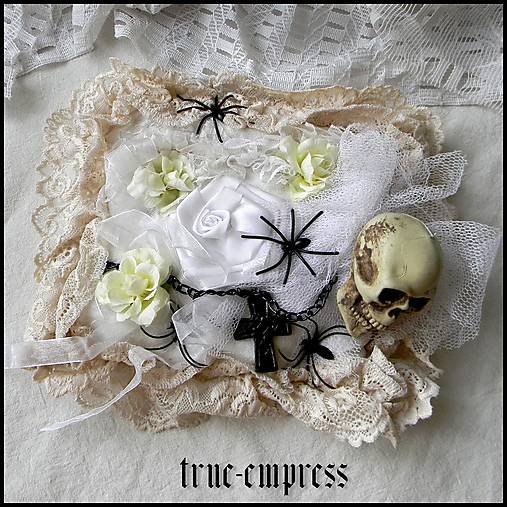 Dekorácie - Temná gotická dekorácia - 14892458_