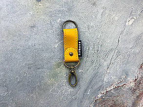 Kľúčenky - Kožená kľúčenka s karabinou - marigold - 14895965_