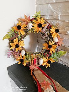 Dekorácie - Jesenný veniec so slnečnicami a orieškami 28cm - 14899300_