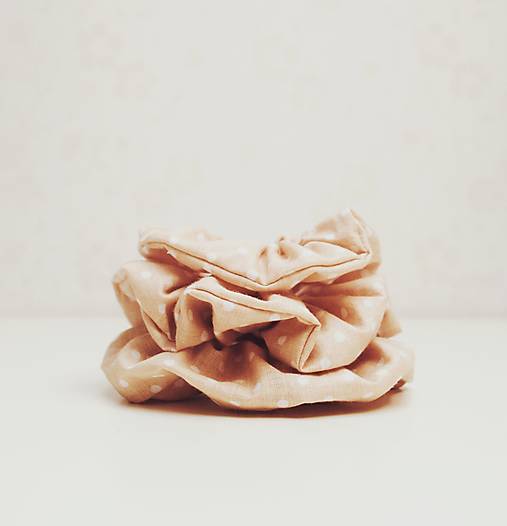 Ozdoby do vlasov - Scrunchies 'ako púštny piesok' - 14900495_