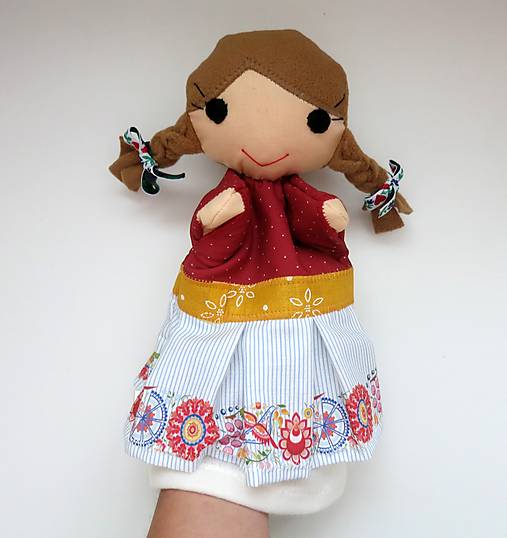 Maňuška folk dievčinka (vo vajnorskej sukienke)