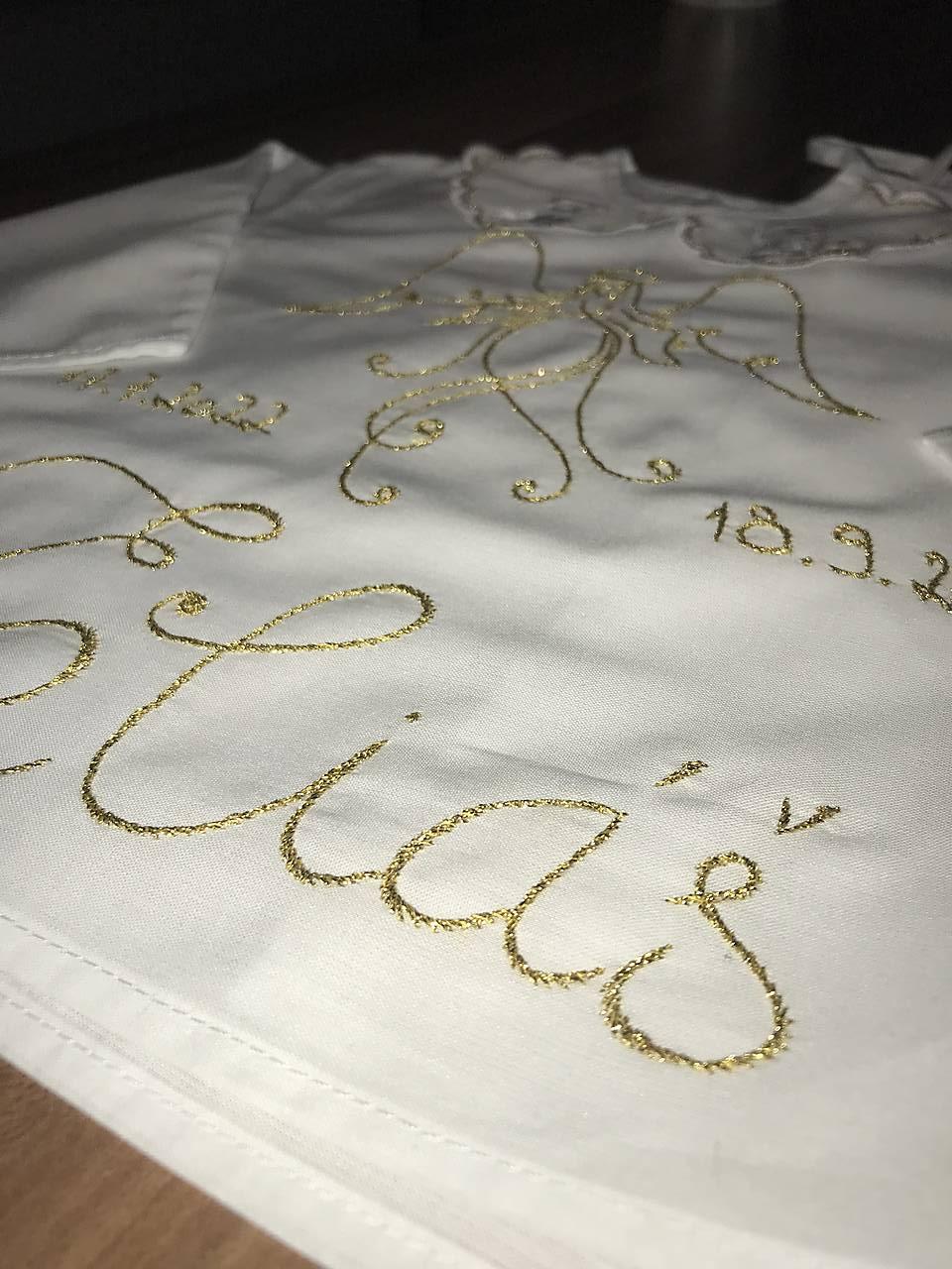 Ručne vyšívaná krstná košieľka