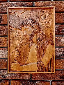 Dekorácie - 3D Drevorezba Ježiš nesúci kríž. - 14908604_