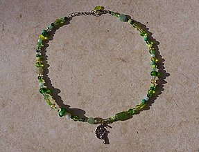 Náhrdelníky - Korálkový náhrdelník - zelená víla - 14910282_