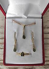 Sady šperkov - Súprava šperkov Sirius s vltavínom a zirkónmi v bielom a žltom zlate - 14911154_